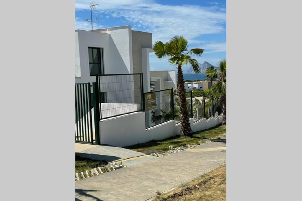 Modern 2 Beds Apartment In Alcaidesa Extérieur photo